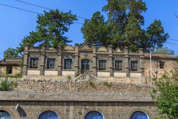 阳泉市平定县岔口乡主铺掌村红岩岭自然风景区