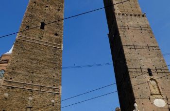 【携程攻略】博洛尼亚双塔交通路线,怎么去双