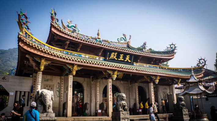 南普陀寺 厦门大学 厦门大学,因为游客较多,所以现在厦大都是限制