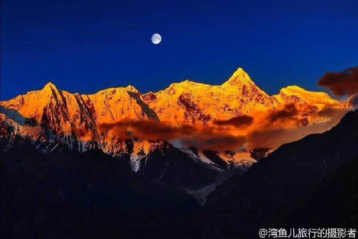 在2005年中国国家地理杂志社评选的"选美中国"活动中,南迦巴瓦峰位居