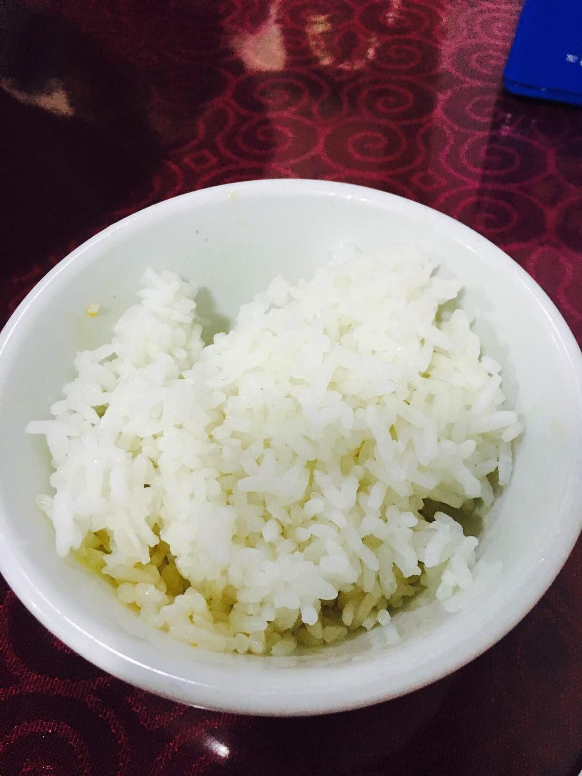 懒于开灶最爱的便是到店里拎一大碗冒菜回家配白米饭图片