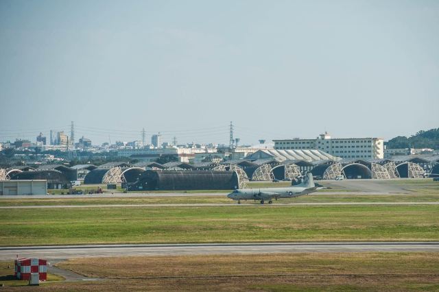 嘉手纳空军基地