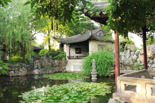 发着低烧,我可以入围本年度最敬业游客了,不过留园值得~虽然正门很不