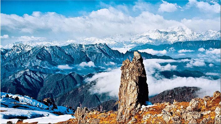 贡嘎人口_你在牛背山看风景 我在四人同山看你(3)