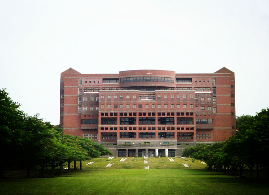 国立中正大学                          
