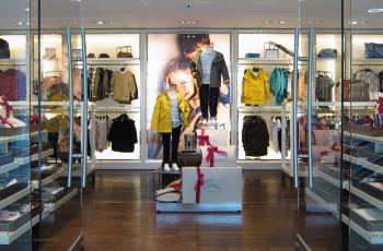 【携程攻略】香港博柏利(利园童装专门店)购物