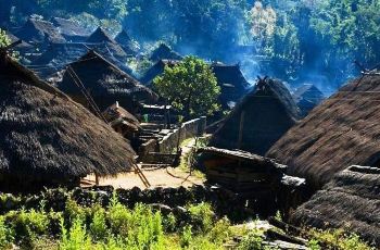 翁丁佤族原始群居村落