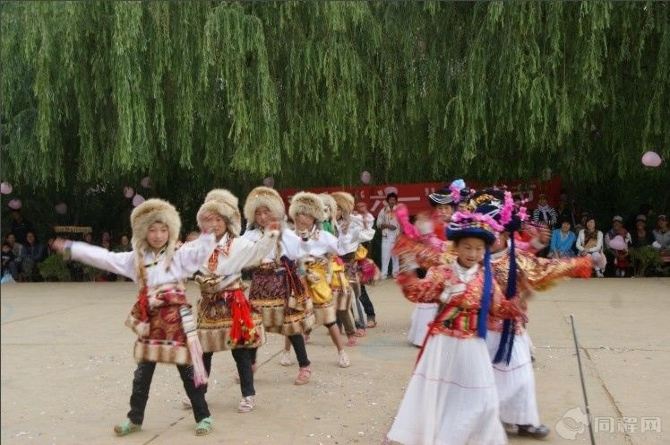 泸沽湖之旅(2)达祖小学六一演出花絮 - 泸沽湖游