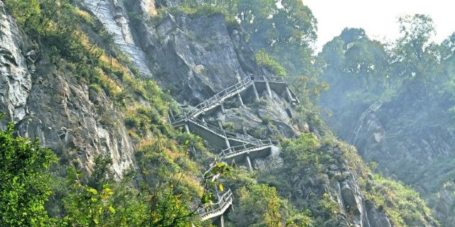 桂溪乡金宝石村九皇山景区  标签: 旅游景点 名胜古迹  西羌九黄山