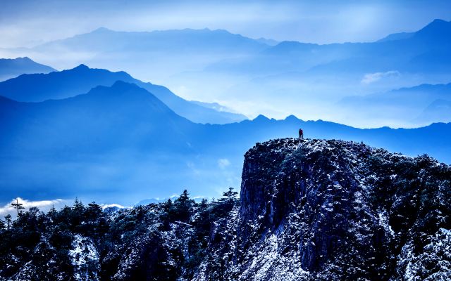 山高人为峰