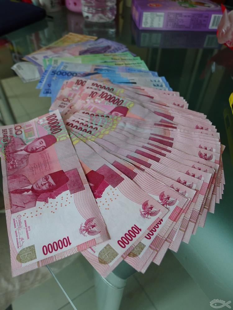 印尼币和人民币兑换价是18万多比1百元