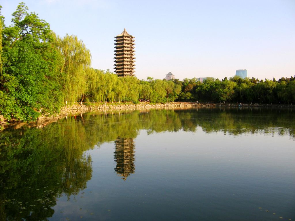北京,北京(7)"一塔湖图"在北大