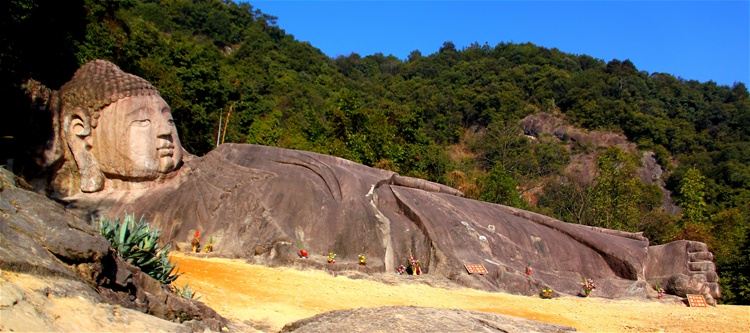 巨岩卧佛淘金山 画蛇添足败笔添 -----2014年春节自驾
