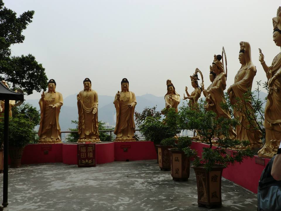 香港景点 -- 万佛寺随缘行