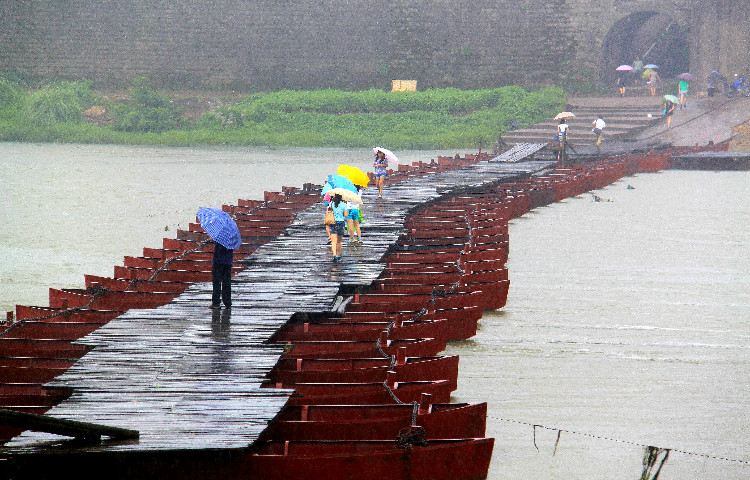 古镇浮桥雨中行 九狮山上抒豪情-2014年8月暑期自驾浙赣游记(四)