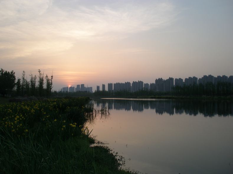 塘西河公园南岸的鸟巢(少年活动中心)(暂未开放)