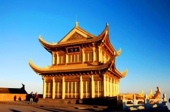 峨眉山(金顶+半山)一日游(快乐假期之旅),成都