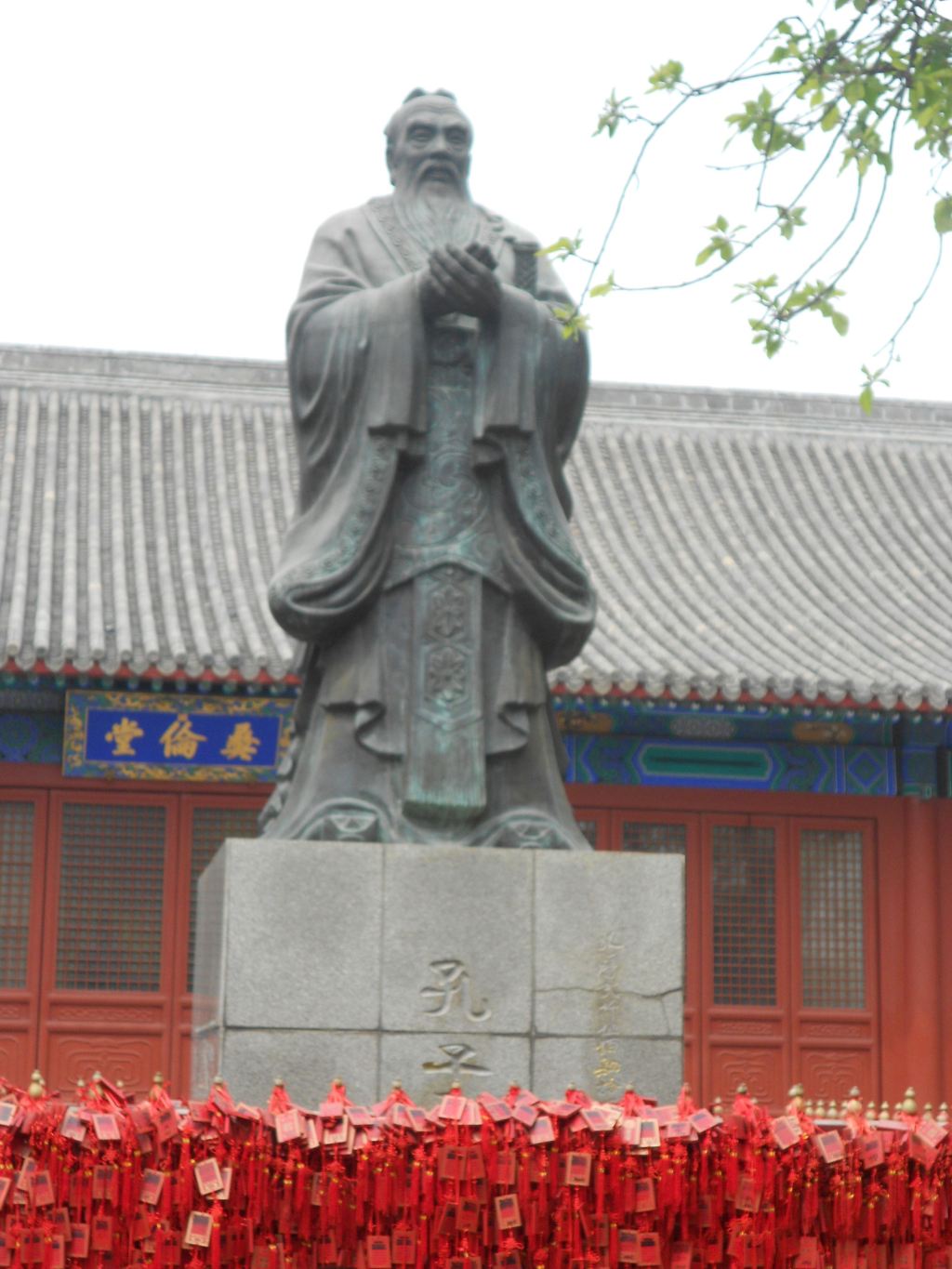 孔子雕像图片