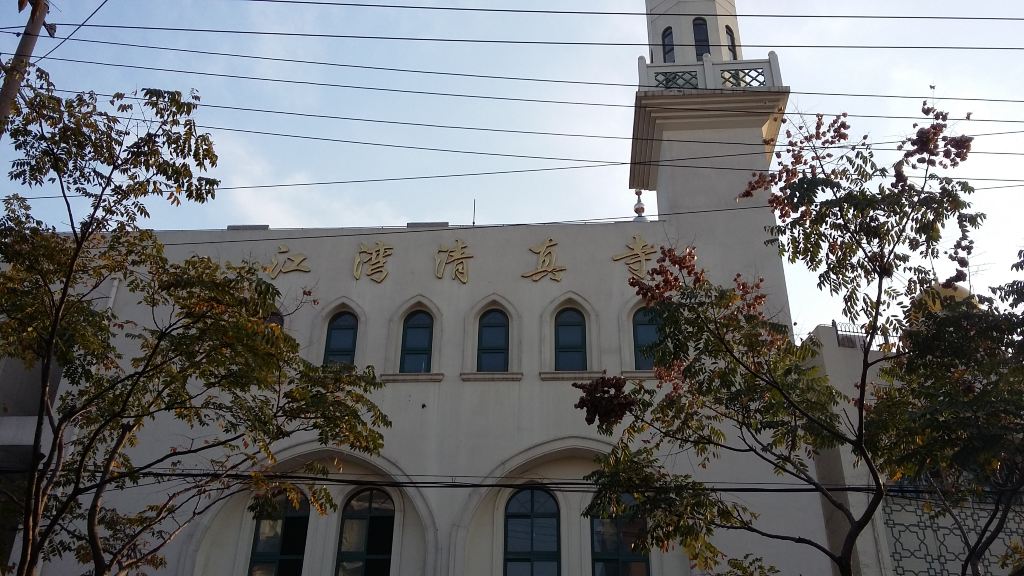 除了上述民国建筑,及基督教堂——沪东堂外,杨浦的江湾地区还有建造