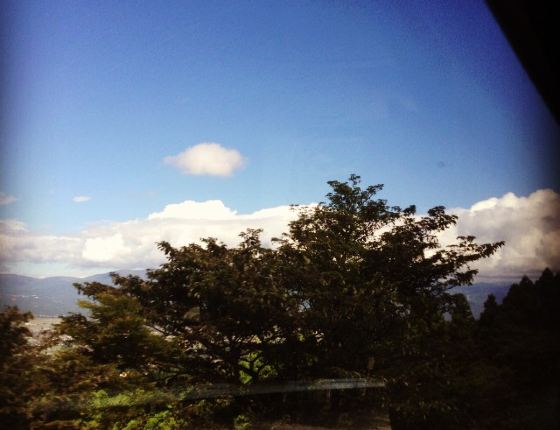 游走在东京铁塔的幸福与箱根温泉的静谧之间 