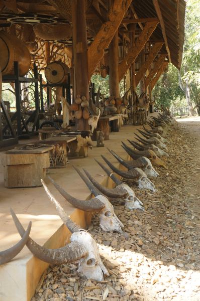 清莱的白庙与黑庙