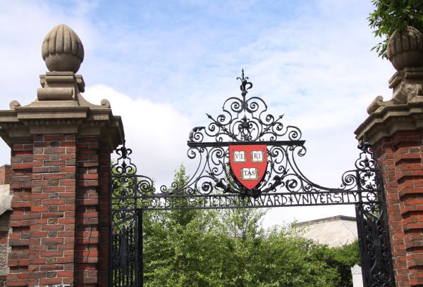 (harvard university ѧԺ,ΪУѵ