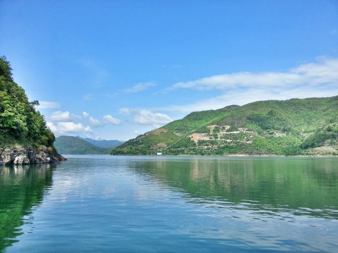 d2,,第二天我们从文成县城出发前往雁荡山,途径 【飞云湖景区】,从