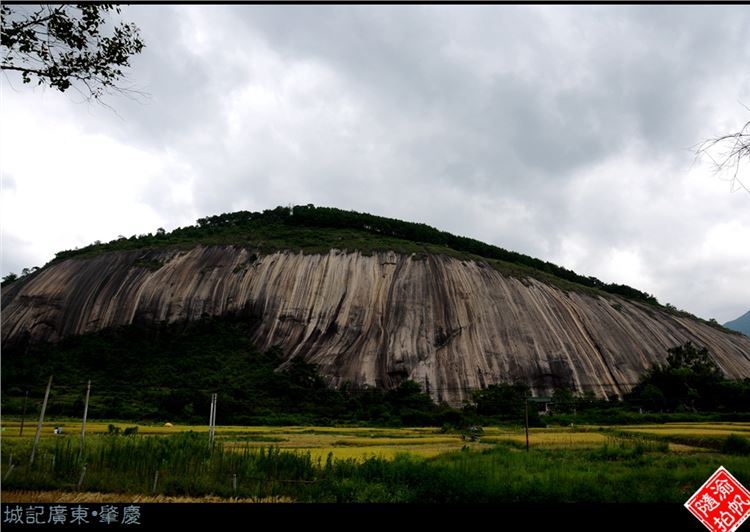 大斑石景区 山是一块石,石是一座山