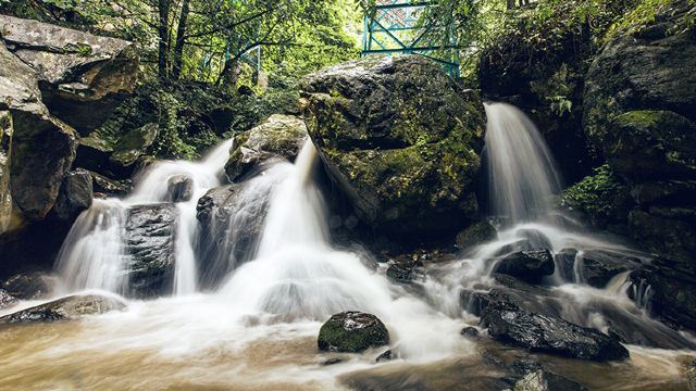 4分 (1349条点评) 452 藏龙百瀑景区位于安吉县城以南25公里处,是夏季