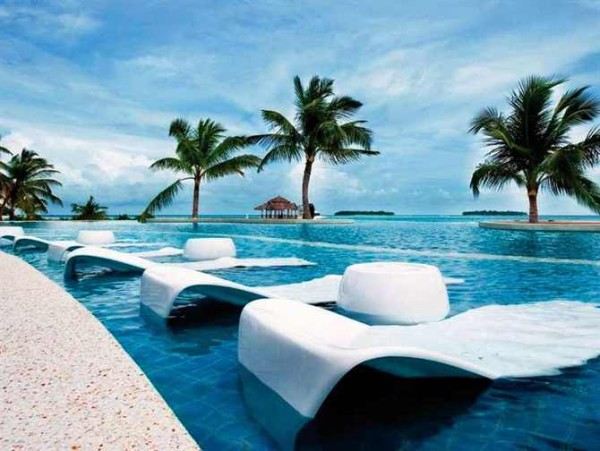 【详细攻略+选岛工具】教你白菜价奢华游马尔