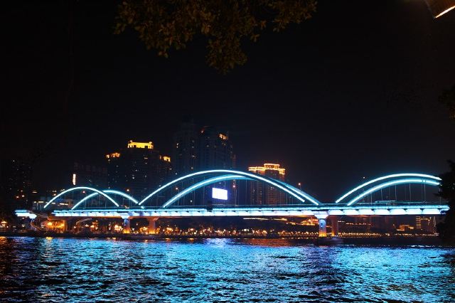 珠江大桥美景,小编是步行夜游珠江夜景,从每个角度都拍摄了珠江大桥的