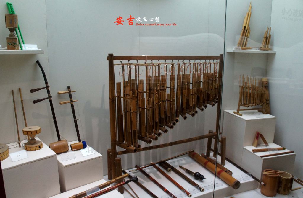 中国竹子乐器展柜.