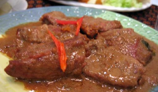 【携程攻略】日惹巴东烩牛肉哪里吃,日惹哪家