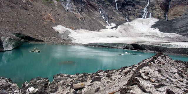 怎么去,怎么走):  迪庆藏族自治州德钦县雨崩景区内  标签: 村庄 雪山