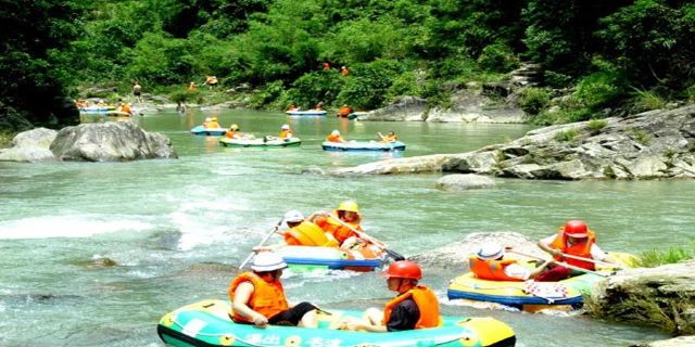 地址(位置,怎么去,怎么走):  广西省梧州岑溪市南渡镇白霜涧风景区