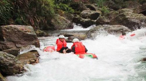 龙胜县和平乡大寨村  标签: 旅游景点 名胜古迹  龙脊峡漂流共多少人