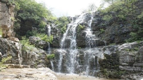 大平台龙居瀑布旅游区