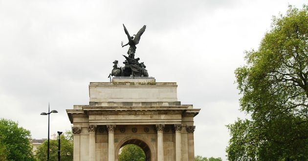 ٹ wellington arch