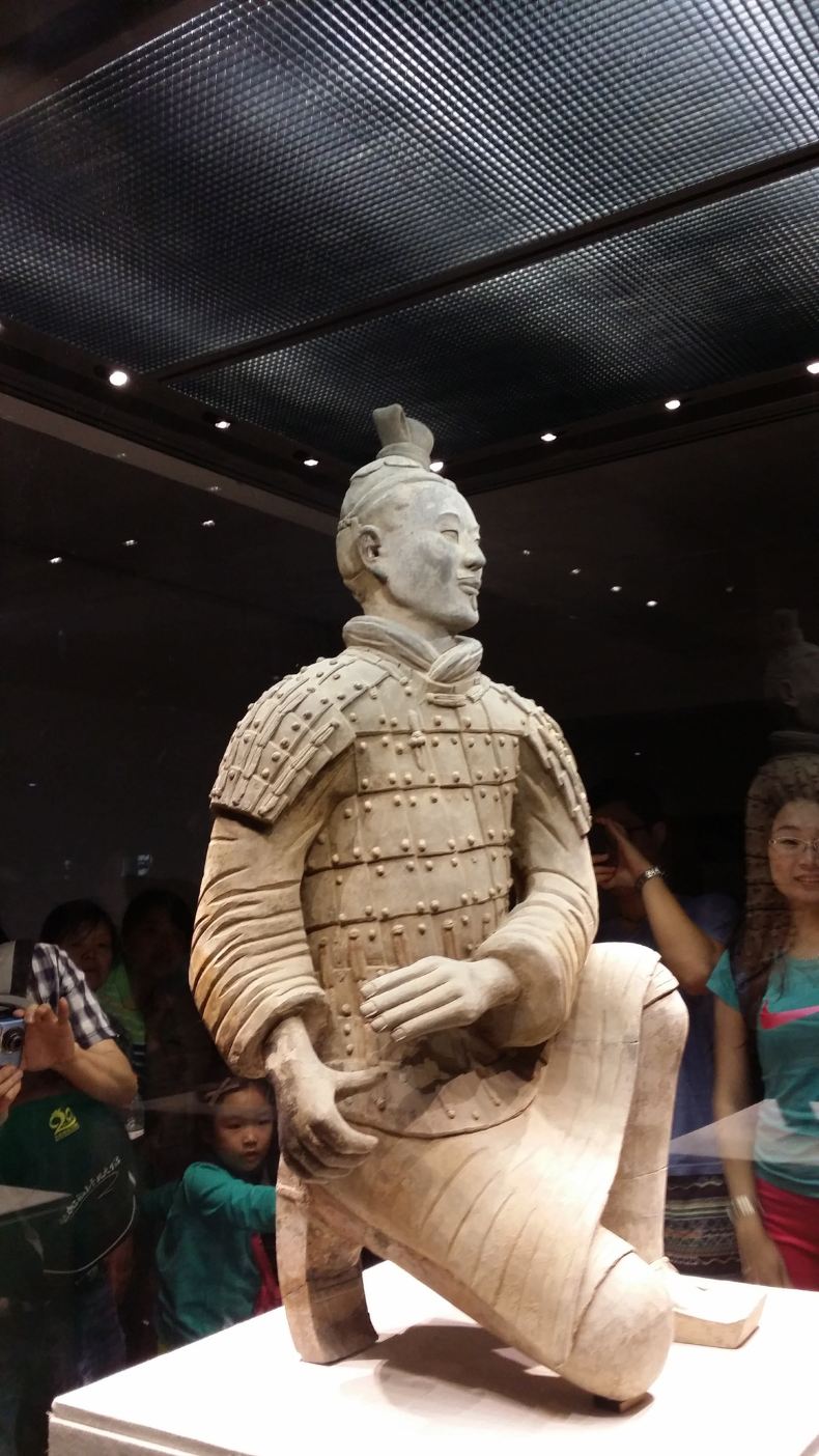 兵马俑里最常见的跪射俑,做工精致,双目有神