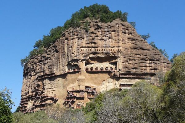 千里独行游天水(三)---麦积山石窟东崖