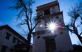 芒康盐井天主教堂天气预报,历史气温,旅游指数