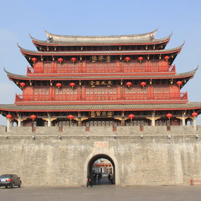保存有四座城门,即上水门,竹木门,广济门,下水门,并建有城楼, 广济门