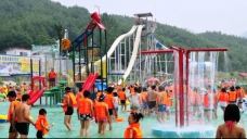 昭平湖这颗璀灿的明珠镶嵌在中原黄金旅游带上,鲁山的墨子故里石人山