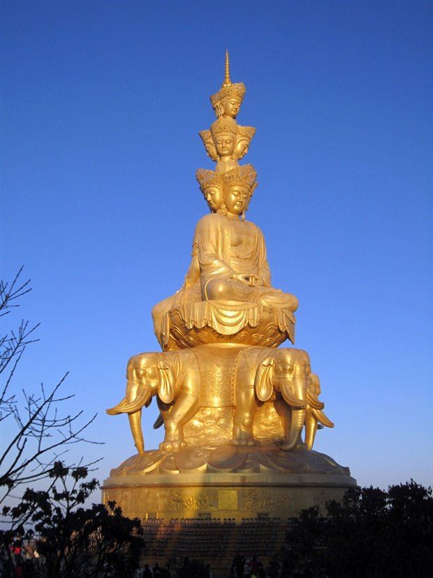 大年初二出发成都都江堰、乐山峨眉山四日游超