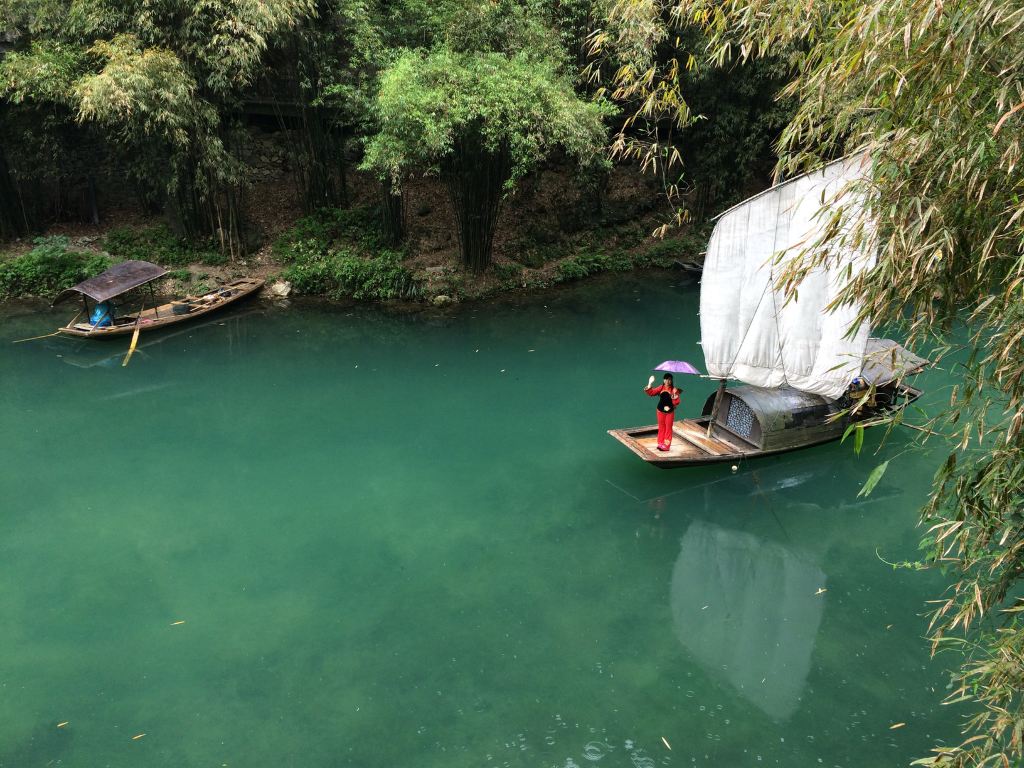 带你游美丽的清江画廊和三峡人家