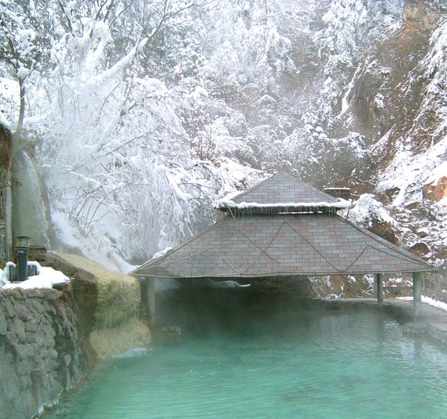 冰火两重天 长白山7大泡温泉好去处 - 长白山池西游记