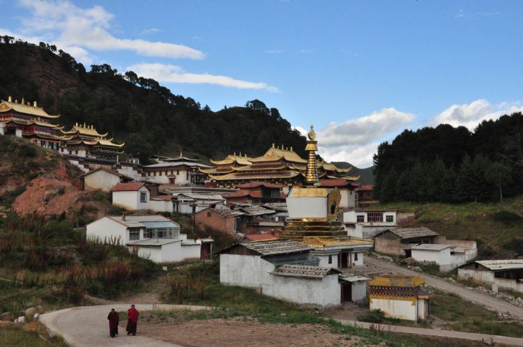 郎木寺住宿攻略_厦门大学住宿_波动少女3攻略