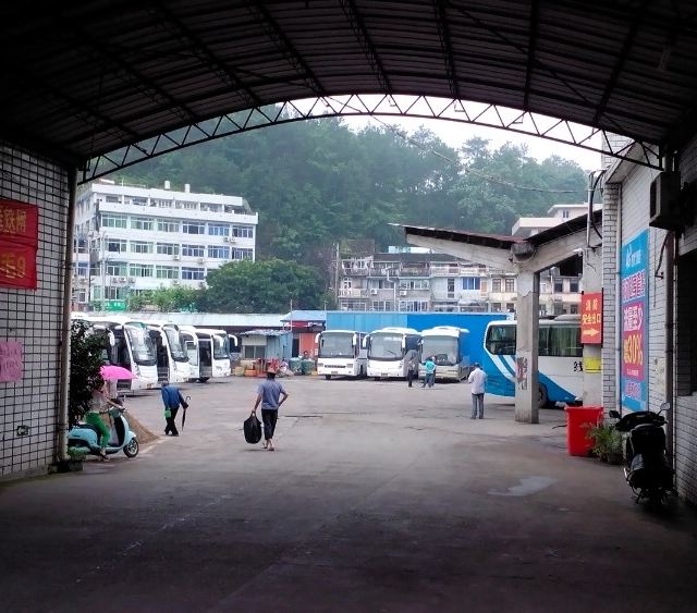 到上海南站长途汽车站坐地铁1号线从几号口出