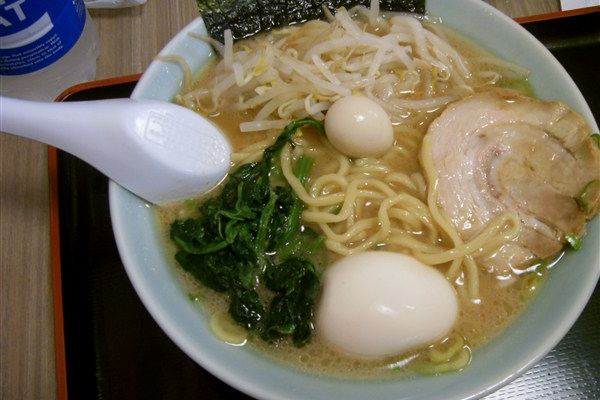 日本拉面…汤很浓