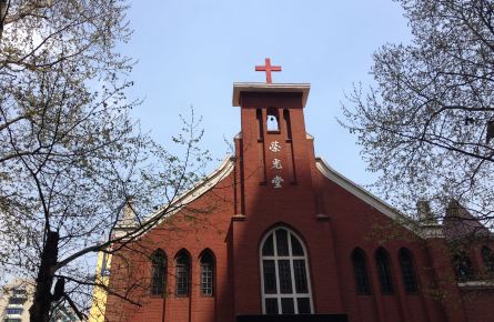 该堂是武汉市现存最大的基督教礼拜堂,1931年兴建,原名格非堂,以英国